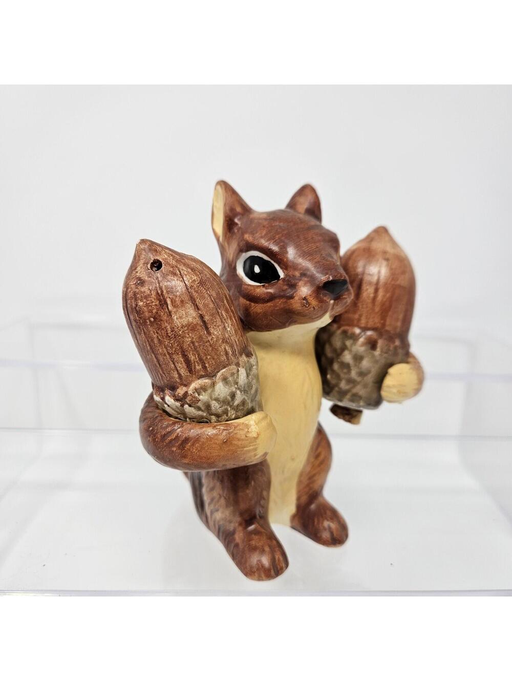 Vntg Squirrel With Acorns Salt and Pepper Set Victoria Ceramics Japan Souvenir